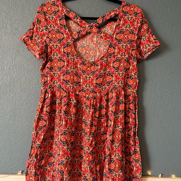 Red patterned Forever 21 skater dress size M - Picture 2 of 3